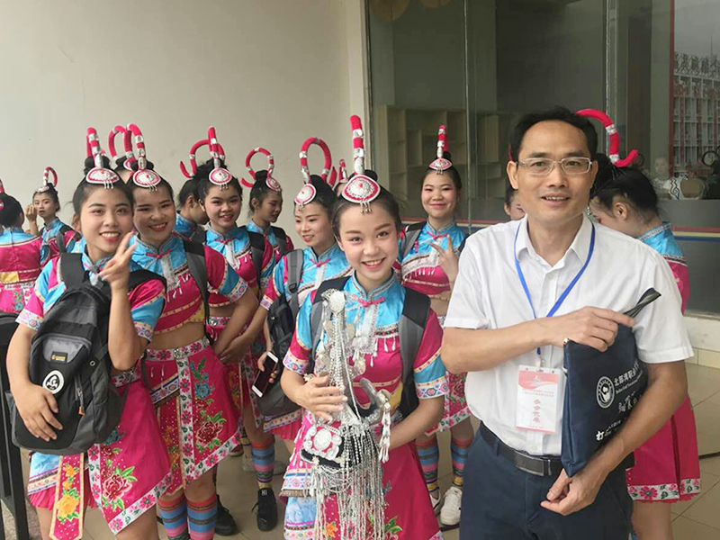我校参加广西2018年职业教育活动周启动仪式