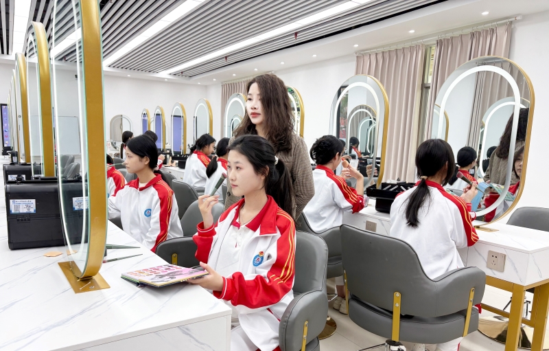 形象设计（美容、美发、化妆）