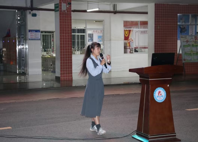 励志青春 梦想传递——优秀校友梁艾琳（华南师范大学研究生）返校宣讲，为学弟学妹赋能鼓劲